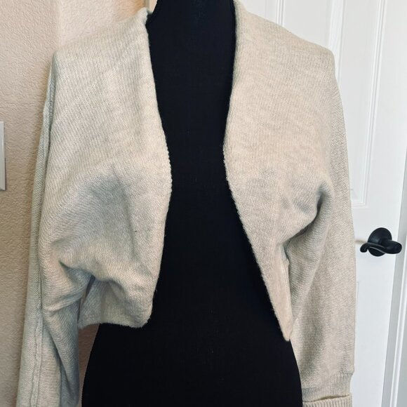 American Eagle- cashmere sweater crop pullover - Picture 2 of 4